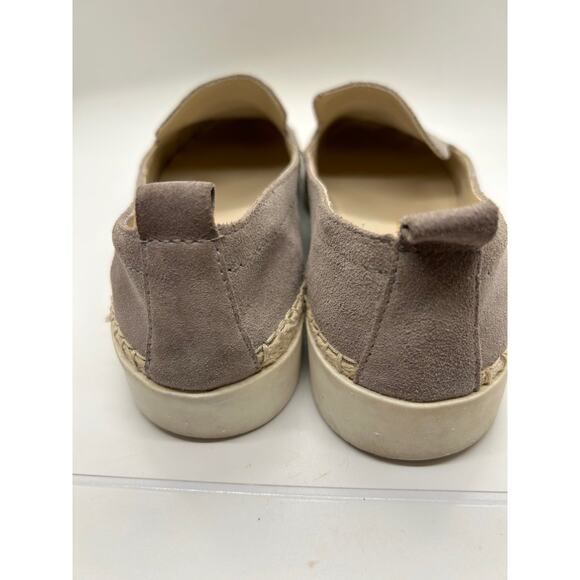 Dolce Vita size 9 Grey Suede Slip On Flat Loafers Classic Preppy Slip-on - Picture 4 of 7